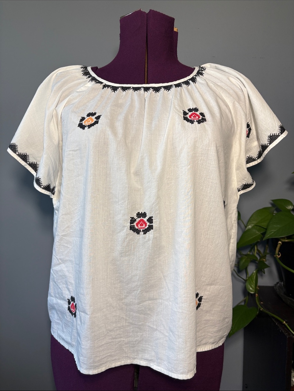 Madewell White Embroidered Peasant Blouse with Black Trim Accents